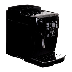 DeLonghi ECAM 21.117.B automatický kávovar, 15 bar, vestavěný mlýnek, dva šálky najednou, tryska na páru, černý